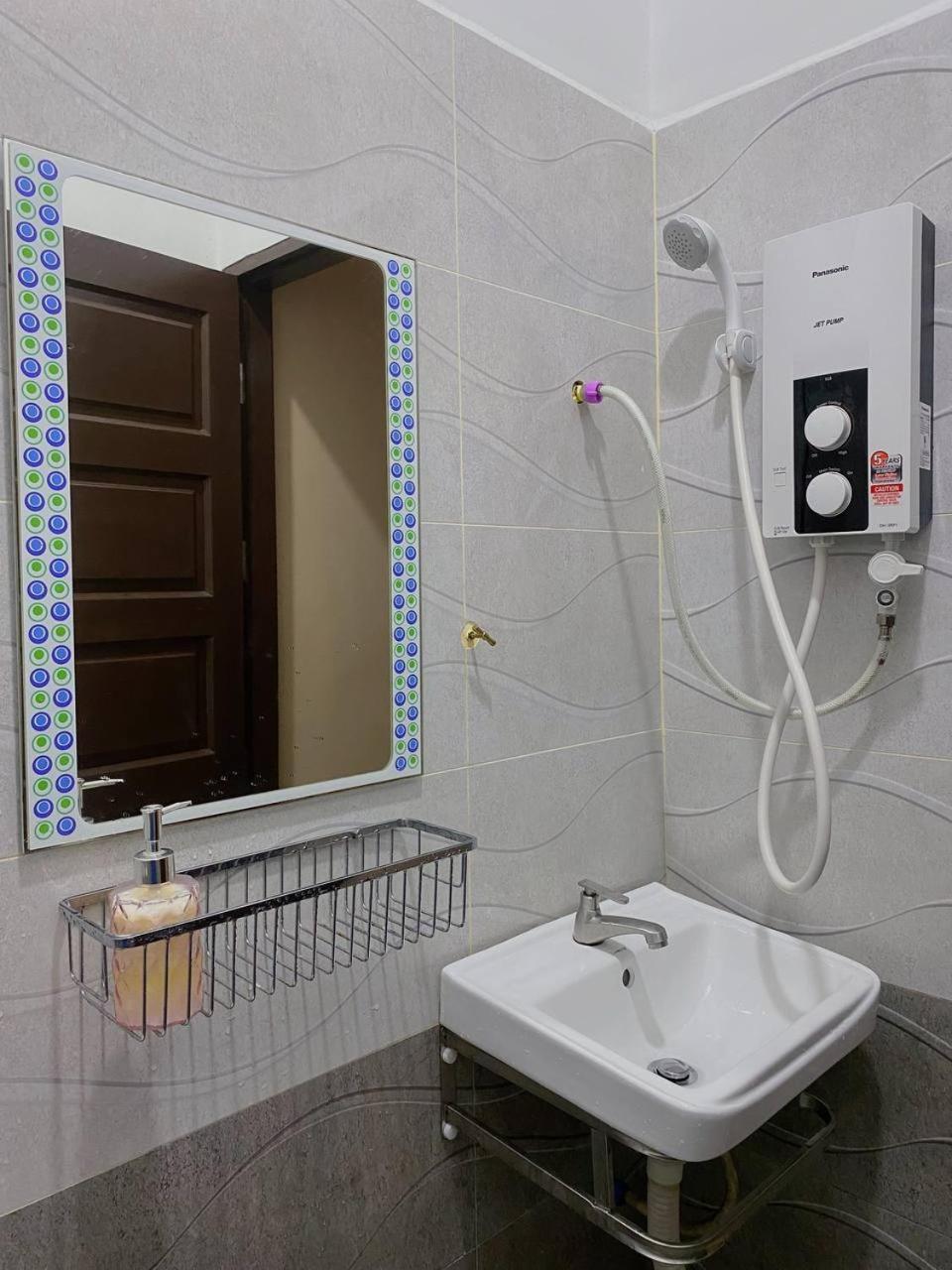 Nsjay Guest House Kampong Gong Balai المظهر الخارجي الصورة